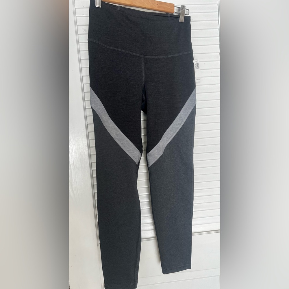 NWT Old Navy Go-Dry gray color block 3/4 length leggings, size M
